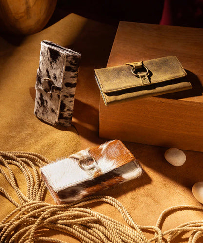 WHITE ALONE WALLET